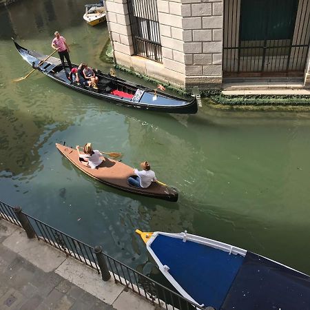B&B Al Teatro With Canal View Венеция Экстерьер фото
