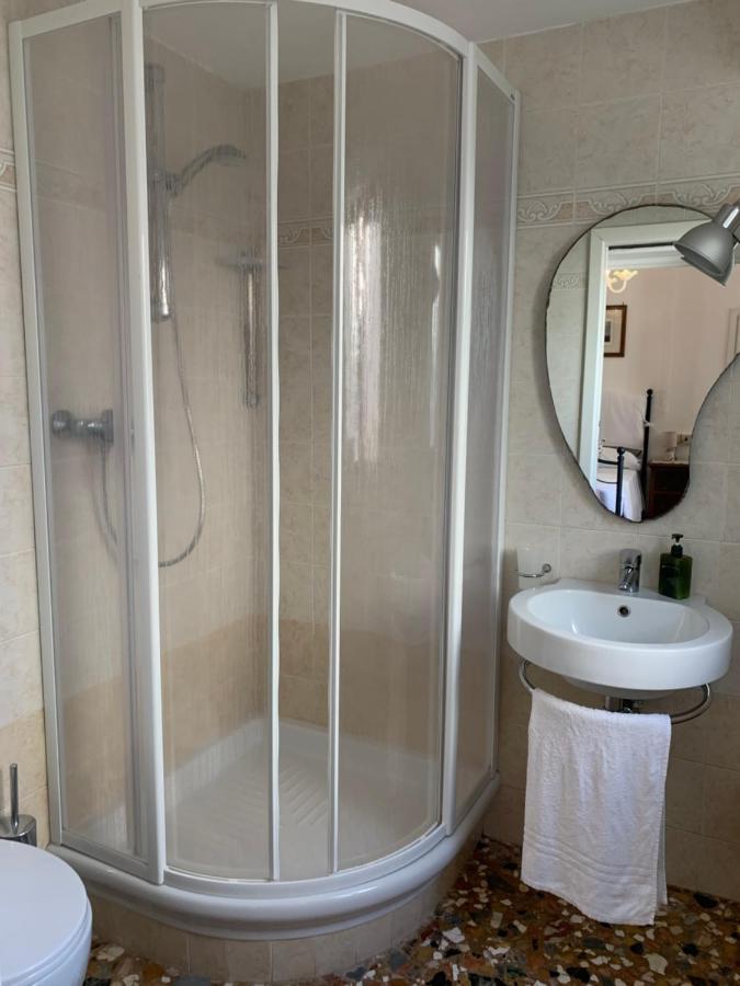 B&B Al Teatro With Canal View Венеция Экстерьер фото