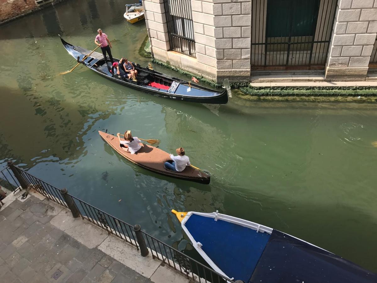 B&B Al Teatro With Canal View Венеция Экстерьер фото