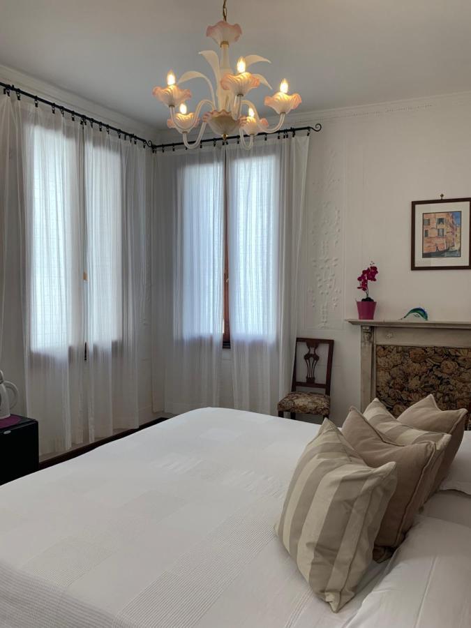 B&B Al Teatro With Canal View Венеция Экстерьер фото
